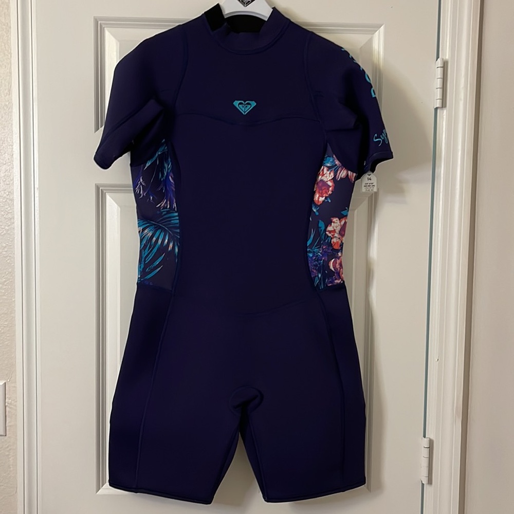 NWT - Roxy Syncro Series Stretch 2/2 WetSuit / Swim